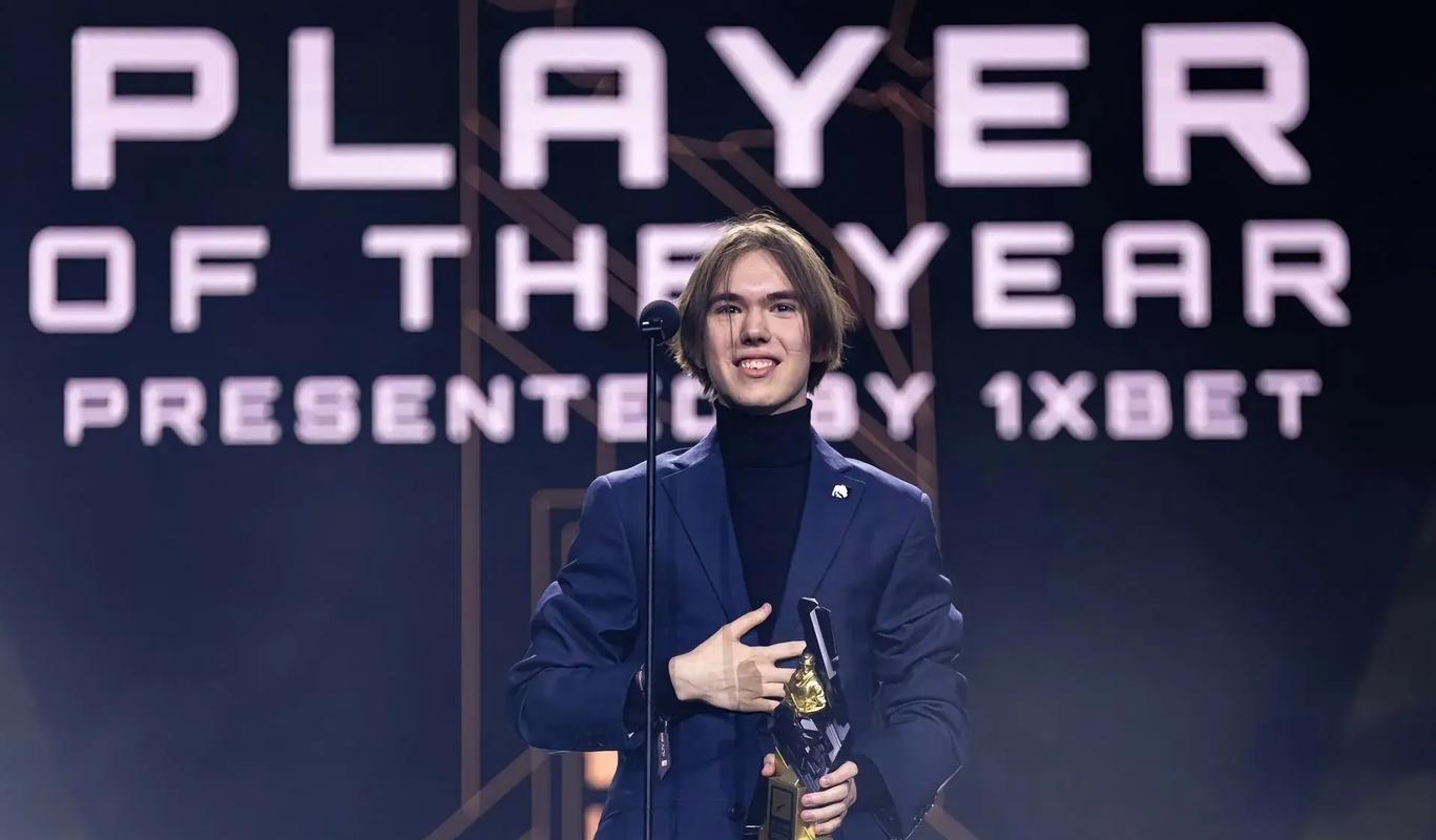 RNG不敌iG苦吞赛季第三败，小分-2跌出LPL春季赛前十