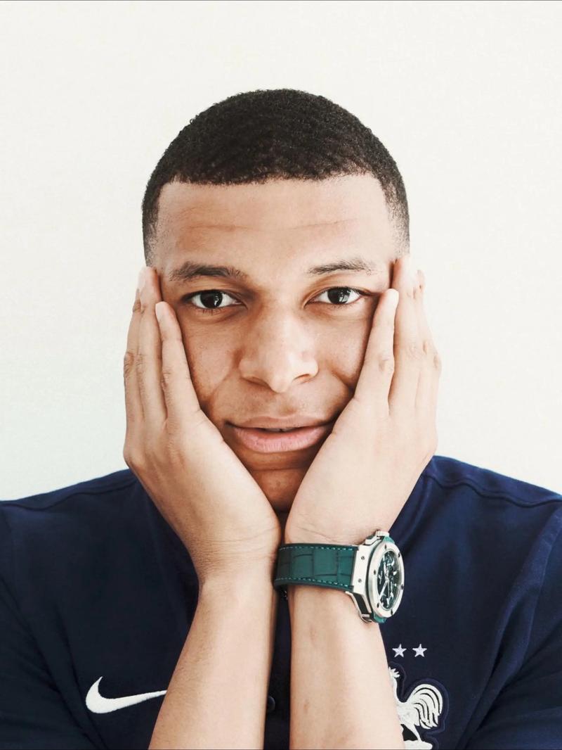 男篮传奇得分后卫曾对科比砍20分，800度近视神准投篮（800度近视也挡不住准星：这位男篮传奇分卫曾在科比面前砍下20分）