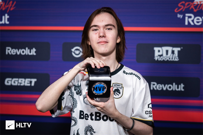 仁川正在赠送礼物，而冰岛正在全力以赴！Creme Yongen在整场比赛中表现出色， Top Esports 在第一场比赛中击败了 Invictus Gaming 。