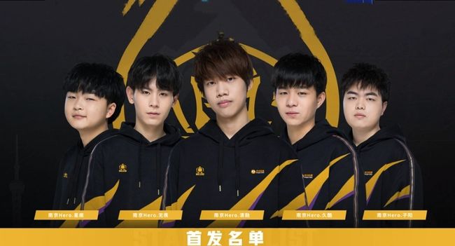 LPL 明天的首发阵容： Karis 和 xqw 在中路进行单挑
