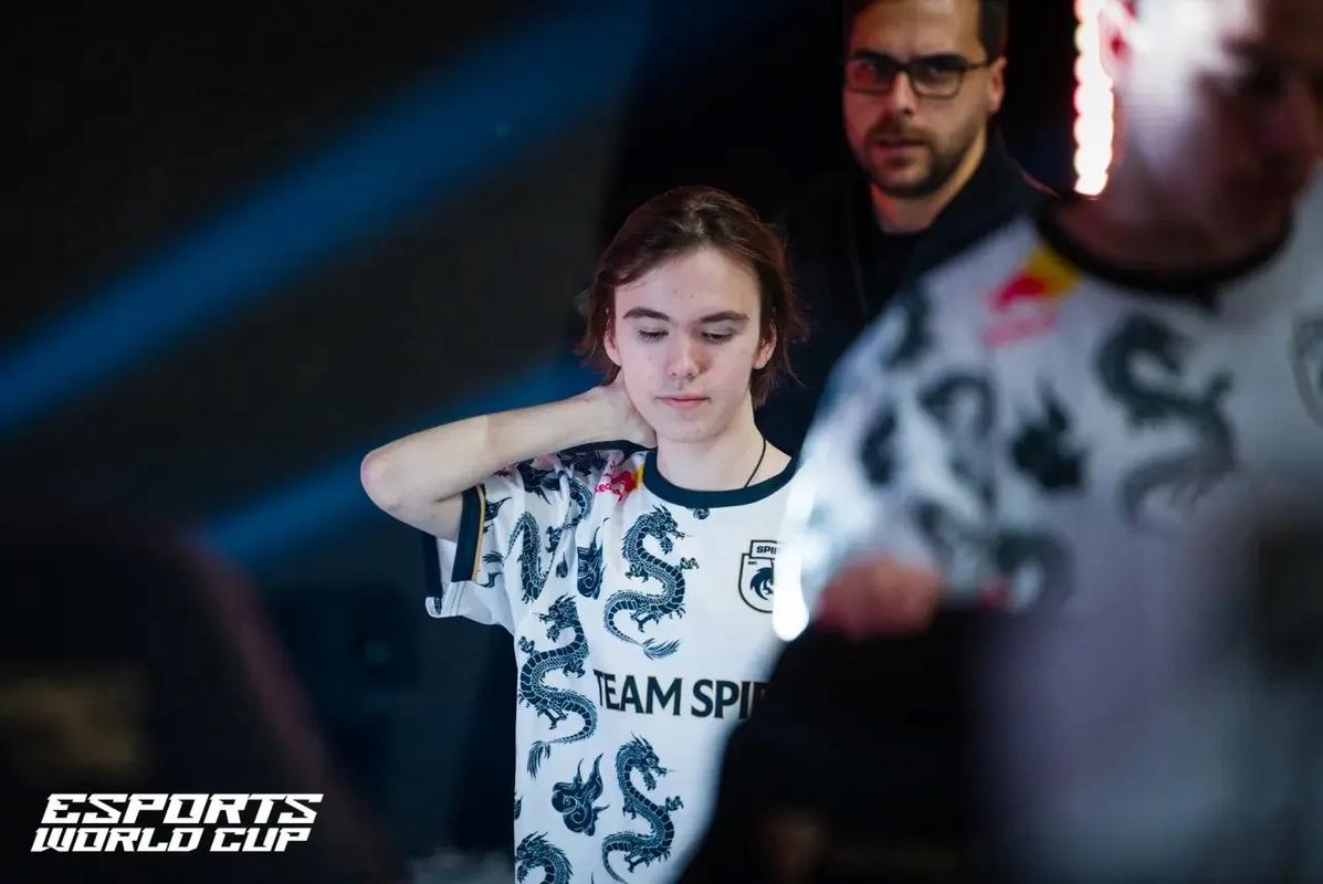 Cat女坦光芒四射带队翻盘 kakao大树发狂 乐言队先拿赛点