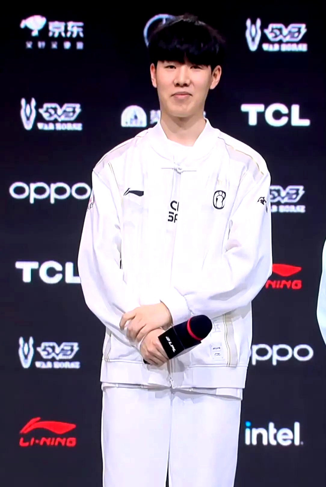 Take Flyte 和 Mythic 的选手迟到导致了团队在比赛中的问题