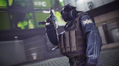 LPL解说Rita晒照：今天不下雨 出去玩噜